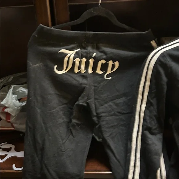 Juicy Couture Black Tracksuit with White Accents - Picture 4 of 10